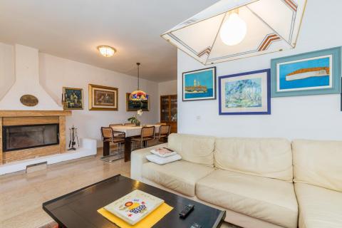 OTOK KRK-PUNAT kuća sa pet apartmana  prvi red do mora