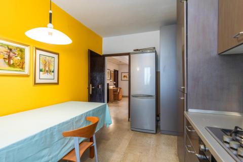 OTOK KRK-PUNAT kuća sa pet apartmana  prvi red do mora