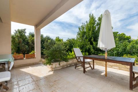 OTOK KRK-PUNAT kuća sa pet apartmana  prvi red do mora