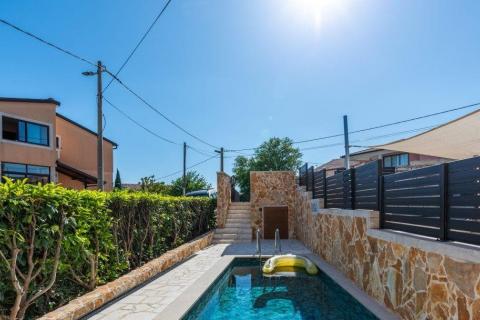 Poreč, okolica, lijepa kamena kuća za najam