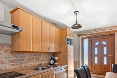 Poreč, okolica, lijepa kamena kuća za najam