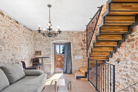 Poreč, okolica, lijepa kamena kuća za najam