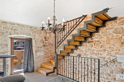 Poreč, okolica, lijepa kamena kuća za najam