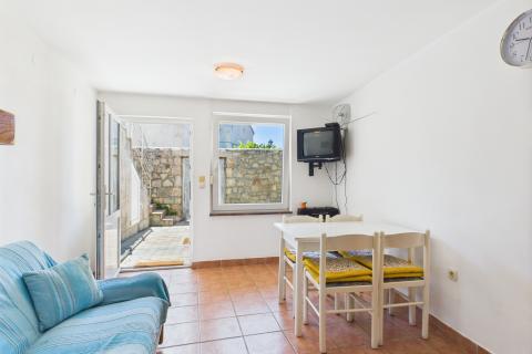 Crikvenica, Bribir - kuća u nizu sa garažom