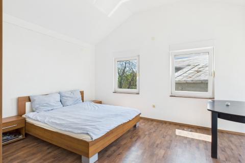 Crikvenica, Bribir - kuća u nizu sa garažom