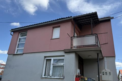 Petrinja, Centar - dvosobni stan na prvom katu kuće