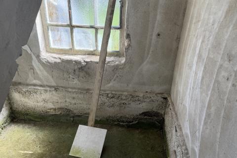 Petrinja, Centar - kuća s dva etažirana stana,6 soba, pomoćnom zgradom i garažom