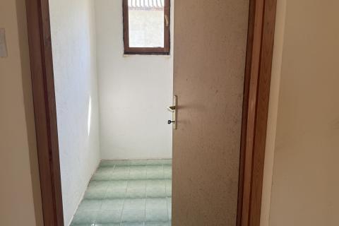 Petrinja, Centar - kuća s dva etažirana stana,6 soba, pomoćnom zgradom i garažom