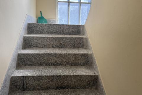 Petrinja, Centar - kuća s dva etažirana stana,6 soba, pomoćnom zgradom i garažom