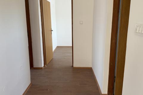 Petrinja, Centar - kuća s dva etažirana stana,6 soba, pomoćnom zgradom i garažom