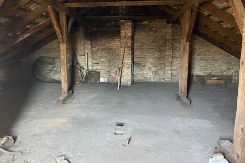 Petrinja, Centar - kuća s dva etažirana stana,6 soba, pomoćnom zgradom i garažom