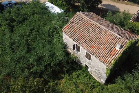 Istra , Poreč - Kamena kuća u okolici grada Poreča
