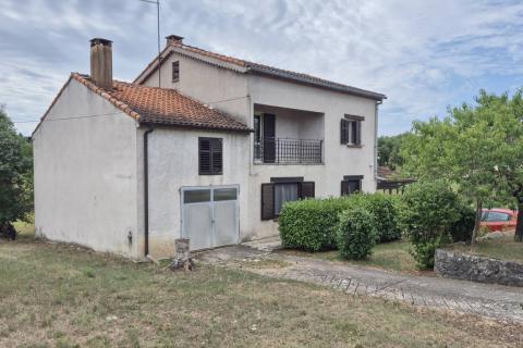 Istra, Karojba okolica samostojeća kuća sa dvorištem