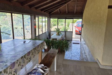 Istra, Karojba okolica samostojeća kuća sa dvorištem