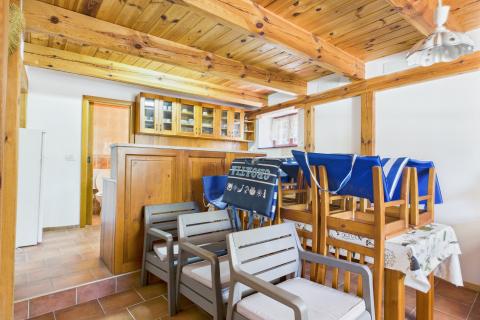 Crikvenica, Drivenik - apartmanska kuća za investiciju