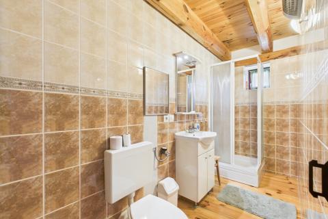 Crikvenica, Drivenik - apartmanska kuća za investiciju