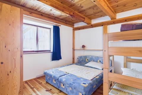 Crikvenica, Drivenik - apartmanska kuća za investiciju