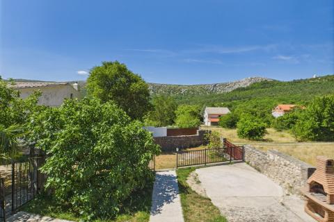 Crikvenica, Drivenik - apartmanska kuća za investiciju