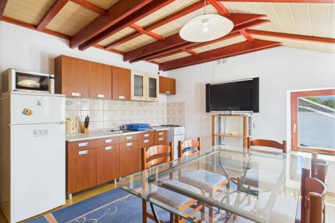 Crikvenica, Drivenik - apartmanska kuća za investiciju