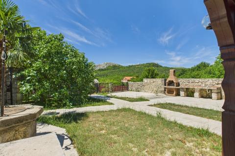 Crikvenica, Drivenik - apartmanska kuća za investiciju