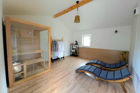 Brseč - dvojna kuća s pogledom na šumu