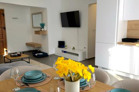 Brseč - dvojna kuća s pogledom na šumu