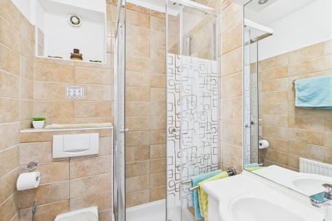 Istra,Rovinj,kuća u šumici do mora,parking,6 apartmana