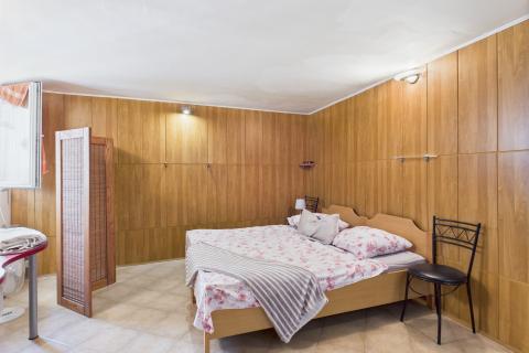 Istra,Rovinj,kuća u šumici do mora,parking,6 apartmana