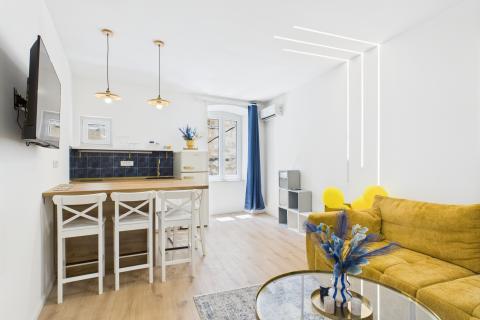 Istra, Rovinj -Renoviran stan u starogradskoj jezgri, 1. kat