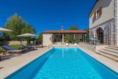 Istra, Svetvinčenat - predivna vila sa bazenom