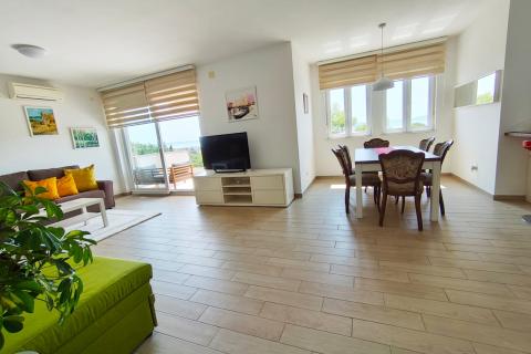 Condo/Apartment Kostrena, 105m2