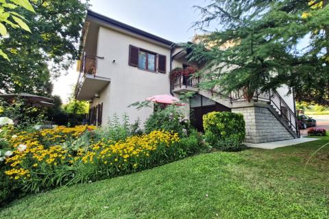 Pazin, Zarečje – Kuća 200 m² u miru prirode, zelenilo, pogled na rijeku