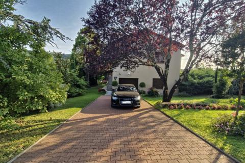 Pazin, Zarečje – Kuća 200 m² u miru prirode, zelenilo, pogled na rijeku