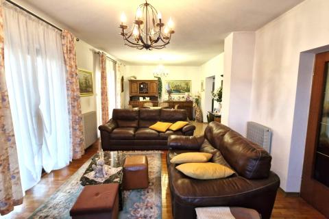 Pazin, Zarečje – Kuća 200 m² u miru prirode, zelenilo, pogled na rijeku