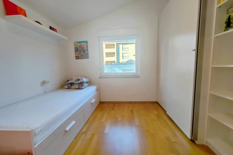 SELCE- apartman s pogledom na more i bazenom 