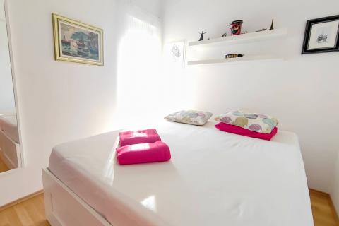 SELCE- apartman s pogledom na more i bazenom 