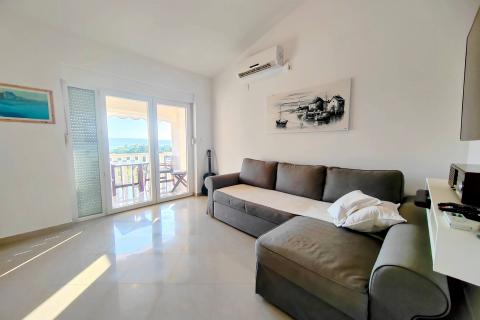 SELCE- apartman s pogledom na more i bazenom 