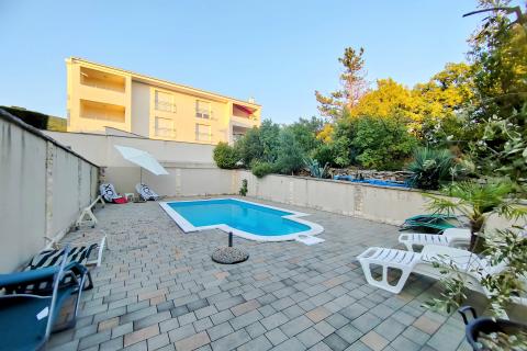 SELCE- apartman s pogledom na more i bazenom 