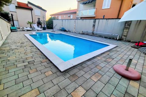 SELCE- apartman s pogledom na more i bazenom 