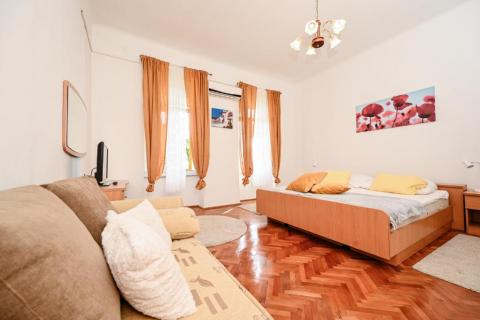 OPATIJA,IČIĆI- stan s parkingom, prvi red do mora