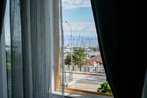 OPATIJA,IČIĆI- stan s parkingom, prvi red do mora