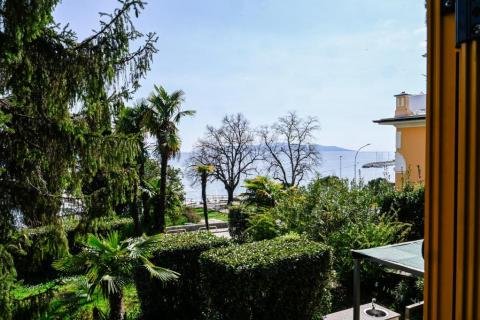 OPATIJA,IČIĆI- stan s parkingom, prvi red do mora