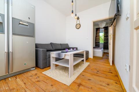 Otok Lošinj, Nerezine, Renovirana kamena kuća s bazenom i četiri smještajne jedinice