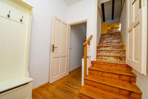 Otok Lošinj, Nerezine, Renovirana kamena kuća s bazenom i četiri smještajne jedinice