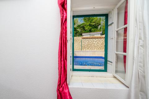 Otok Lošinj, Nerezine, Renovirana kamena kuća s bazenom i četiri smještajne jedinice