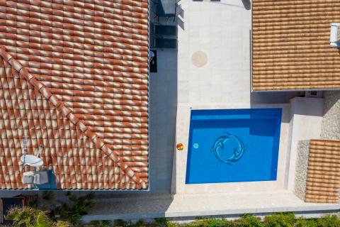 Otok Lošinj, Nerezine, Renovirana kamena kuća s bazenom i četiri smještajne jedinice