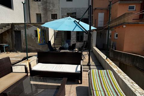 Draga Bašćanska - kuća 80m2, okućnica 90m2, spremišta 70m2, parking