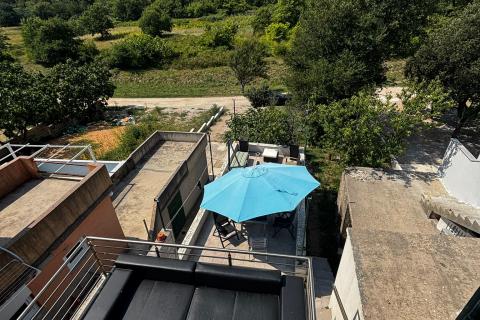 Draga Bašćanska - kuća 80m2, okućnica 90m2, spremišta 70m2, parking