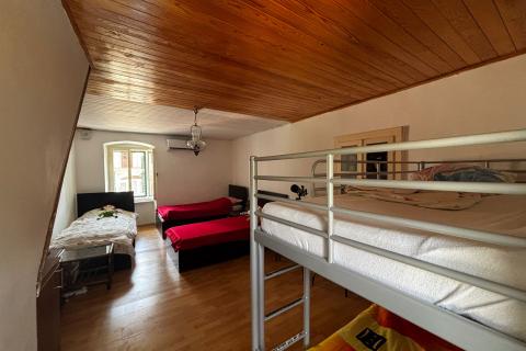 Draga Bašćanska - kuća 80m2, okućnica 90m2, spremišta 70m2, parking