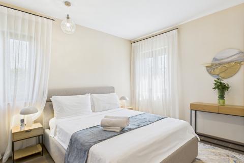 Istra,Karigador-Samostojeća kuća s bazenom